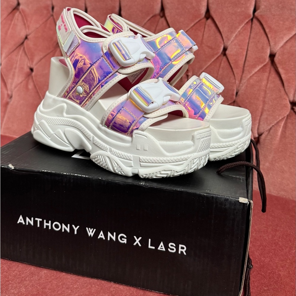 NWT Anthony Wang x LA Style Rush (LASR) white Iridescent Platform Sandals